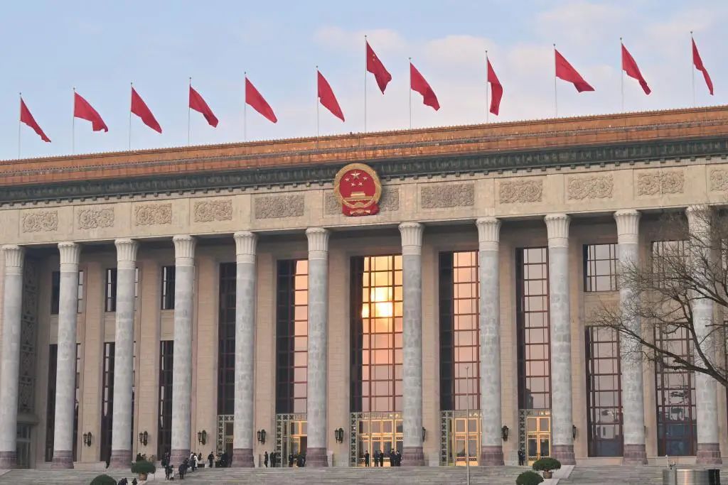 李強(qiáng)提到：新型儲(chǔ)能、“沙戈荒”、海上風(fēng)電